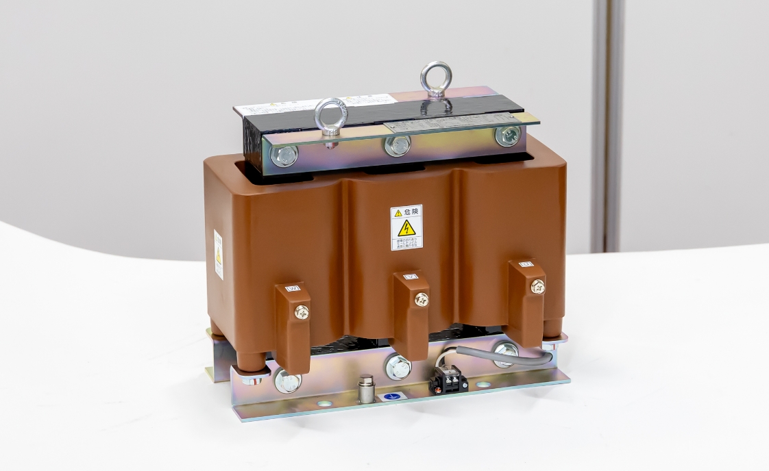 モールド形進相コンデンサ用直列リアクトル（コイル一体型）